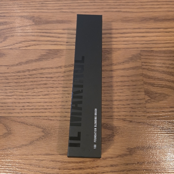 IL MAKIAGE Foundation Blending Brush Face Makeup Cosmetic Black #100 NEW - Picture 3 of 10